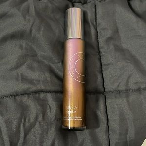 NEVER USED Becca cosmetics liquified light highlighter
